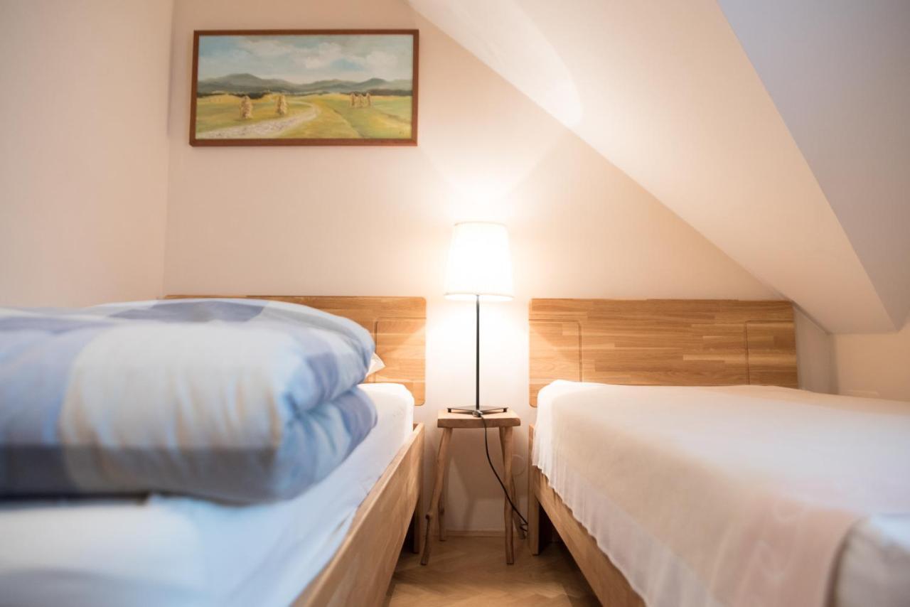 Bed & Breakfast Dvorec Petrovče Buitenkant foto